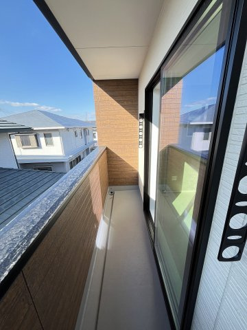 【バルコニー】 | 福岡市南区中尾1丁目3期　1号棟（全2棟）【仲介手数料無料・0円】 | 現地写真。