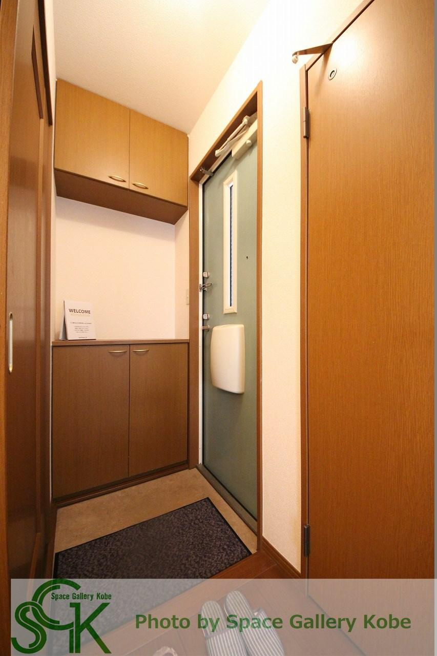 セジュール西明石の玄関|※お部屋により仕様が異なる場合があります。