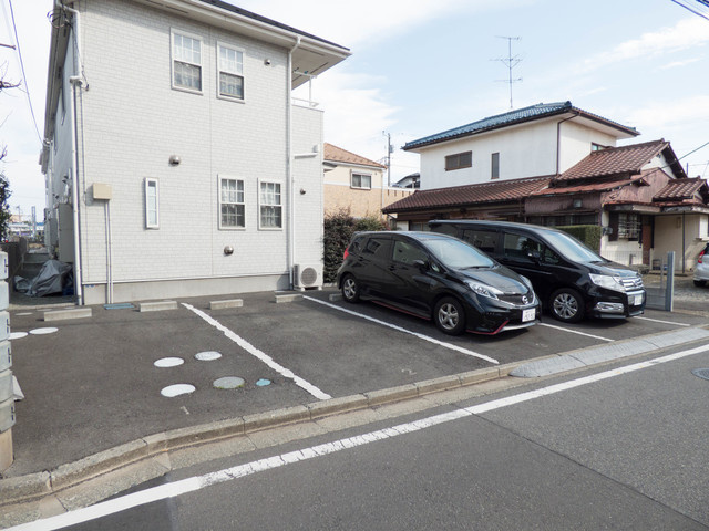 シャンティＡの駐車場