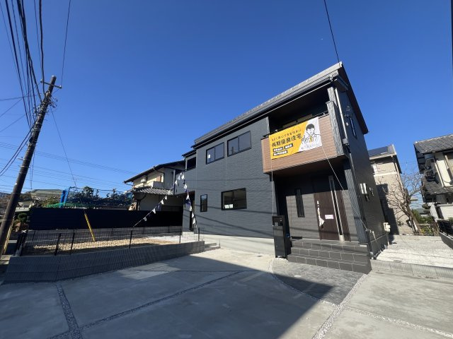 Good looking houseとはこの家のこと。【栄区桂台西1丁目】新築戸建の駐車場