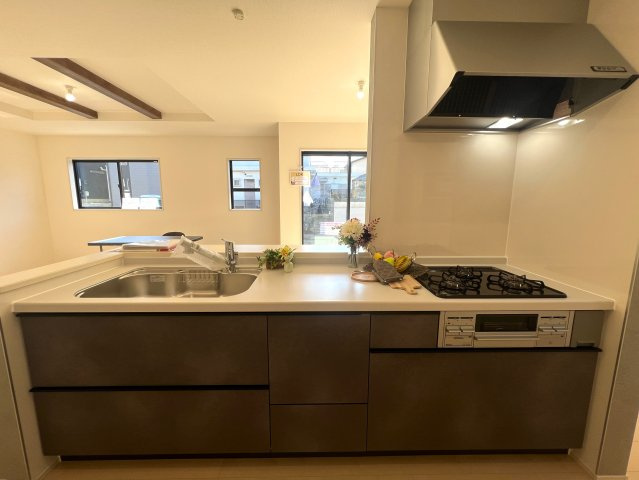 Good looking houseとはこの家のこと。【栄区桂台西1丁目】新築戸建のキッチン