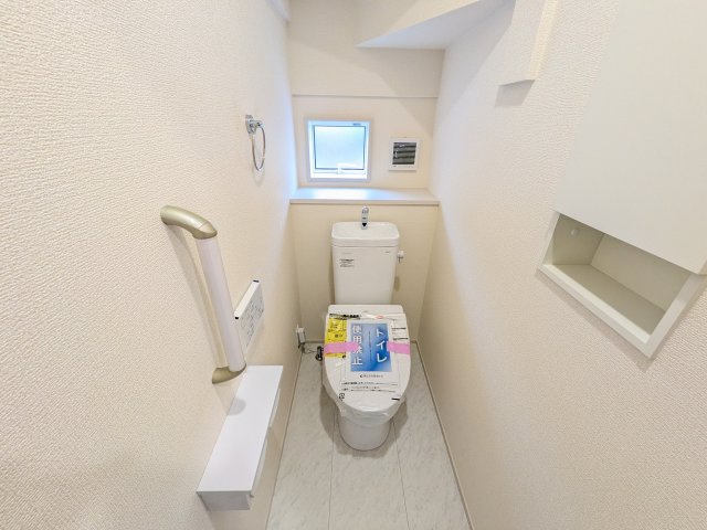 土浦市天川2丁目5期　新築戸建て　1号棟のトイレ|高い節水性能で、水道代を大幅にカット。環境とお財布に優しく、家計をしっかりサポートします。