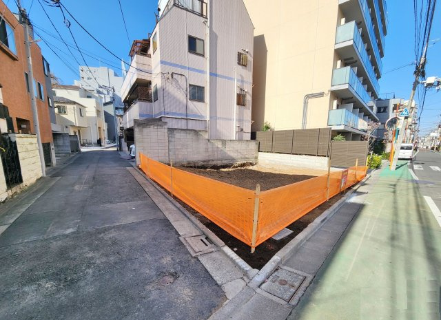 板橋区弥生町 限定区画の外観|東側約7.2ｍ公道×南側約4ｍ道路に面する東南角地
光と風を享受ルートする快適な立地
プランのご相談なども承ります
お気軽にお問い合わせください♪