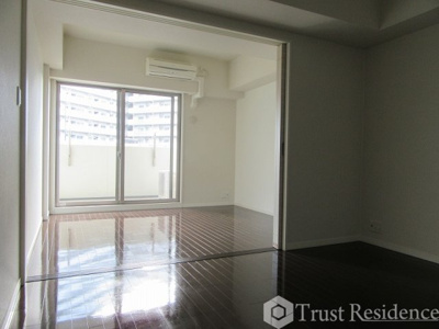 【居間・リビング】 | レジディア南千住 | 【反転タイプ】