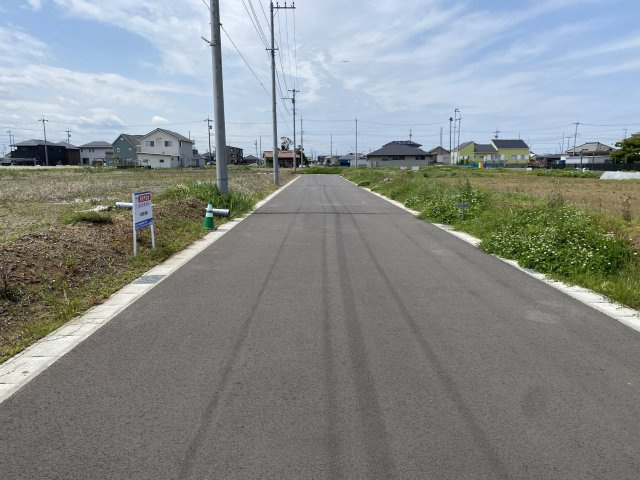 金田西売地の前面道路含む現地写真