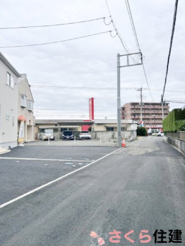大田原市富士見第2　1号棟の前面道路含む現地写真|ファミリーマート大田原富士見店まで徒歩30秒です！