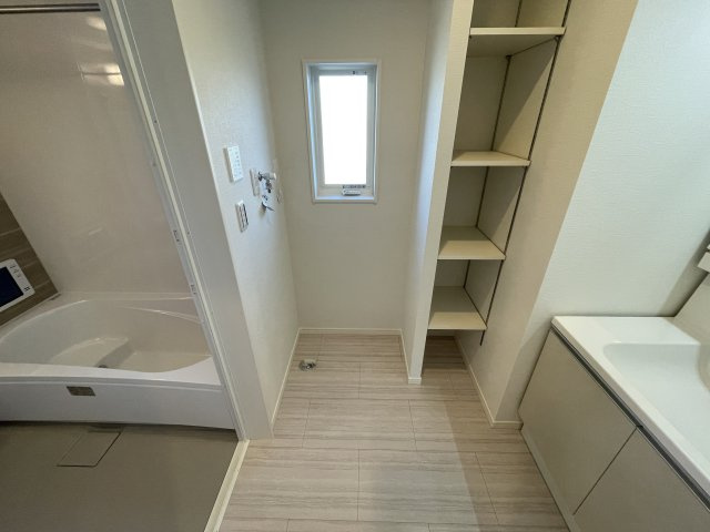 この地にこの仕様！洋瓦がなんともkawaii見た目cuteな実力派！【横浜市緑区三保町】新築戸建の脱衣所