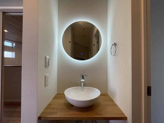 この地にこの仕様！洋瓦がなんともkawaii見た目cuteな実力派！【横浜市緑区三保町】新築戸建のトイレ|ゆったりとした空間のトイレです