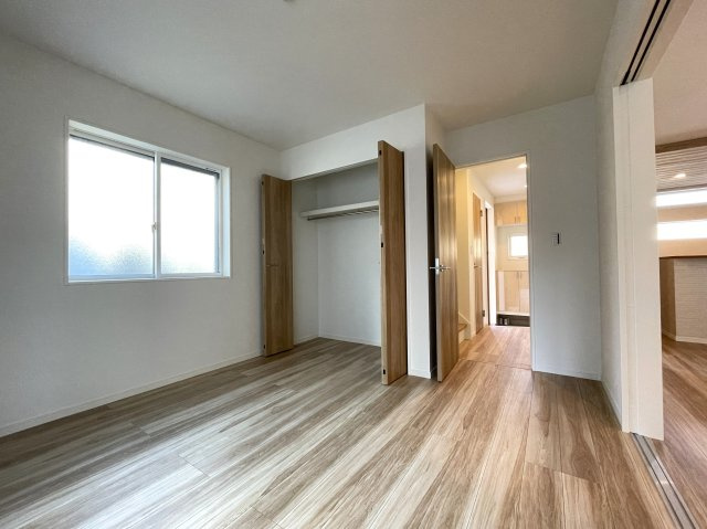 この地にこの仕様！洋瓦がなんともkawaii見た目cuteな実力派！【横浜市緑区三保町】新築戸建の洋室|明るい洋室です