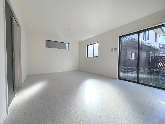 【居間・リビング】 | 福岡市南区中尾1丁目3期　2号棟（全2棟）【仲介手数料無料・0円】 | 現地写真。