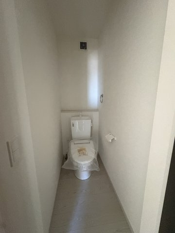 【トイレ】 | 福岡市南区中尾1丁目3期　2号棟（全2棟）【仲介手数料無料・0円】 | 現地写真。
