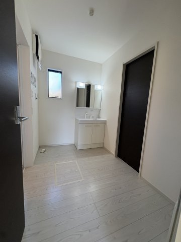 【洗面所】 | 福岡市南区中尾1丁目3期　2号棟（全2棟）【仲介手数料無料・0円】 | 現地写真。