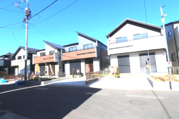 【Blooming Garden】東久留米市花小金井下里の外観|東久留米市立第七小学校まで徒歩13分・西武池袋線「東久留米」駅までバス乗車約14分
