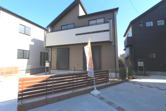 【Blooming Garden】東久留米市花小金井下里の外観|コンビニ・ドラッグストア・スーパーなどが生活に欠かせない環境が揃う、利便性の良い立地♪