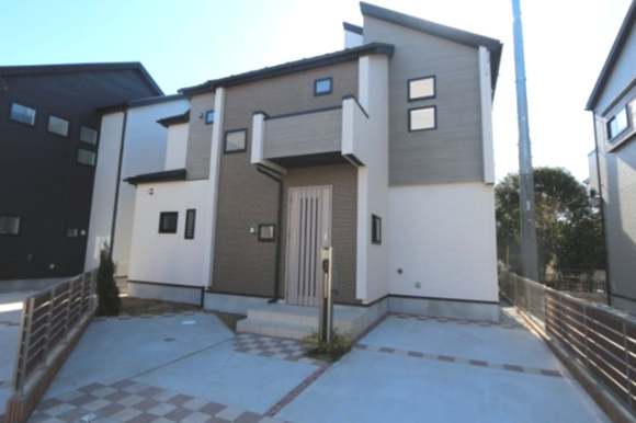 【Blooming Garden】東久留米市花小金井下里の外観|暮らしをサポートする機能的な設備＆豊富な収納スペース有。