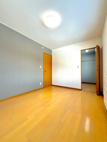東苗穂13条1丁目の洋室|洋室（3）！
