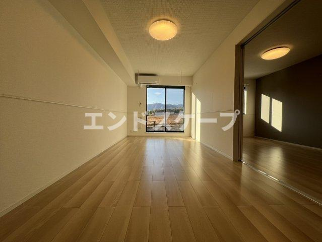 グラン　エースの居間・リビング|高崎、前橋のお部屋探しはエンドスケープまで！お客様の理想お聞かせ下さい♪