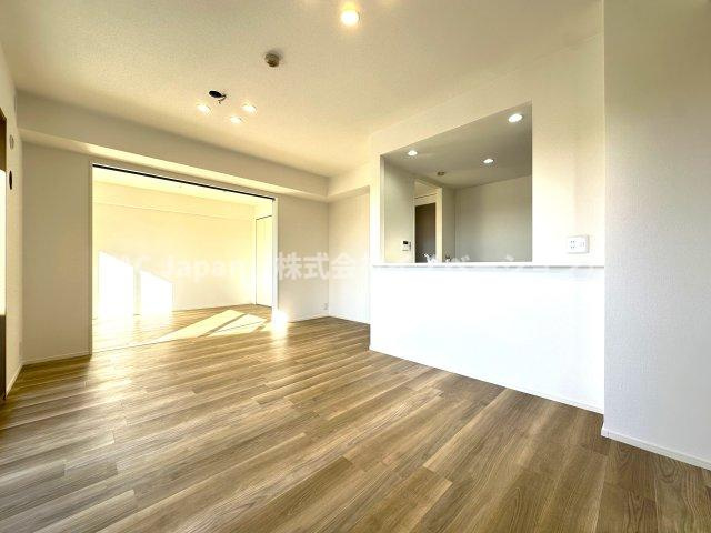 プライムコート川口北原台の居間・リビング