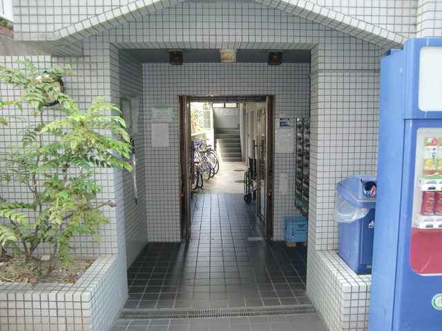 ERライフ王子公園のエントランス