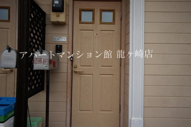 シャルマンメゾンＡの玄関