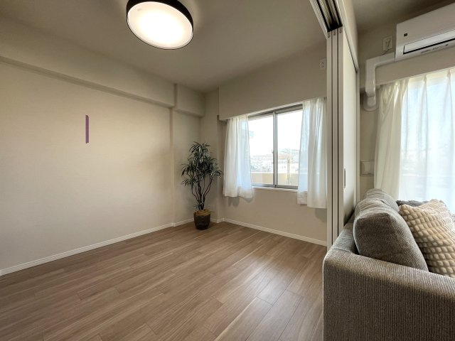 駅徒歩５分で駐車場が1住戸1台無償！？【ミオカステーロ十日市場ステッサ】リフォームの洋室|スタンダードな洋室です