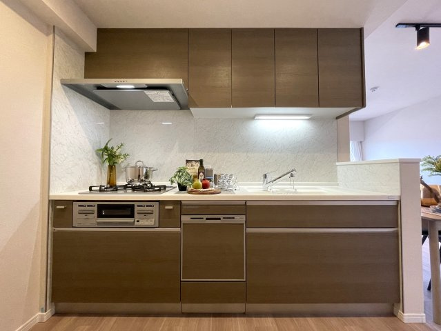 駅徒歩５分で駐車場が1住戸1台無償！？【ミオカステーロ十日市場ステッサ】リフォームのキッチン|使いやすいキッチンです