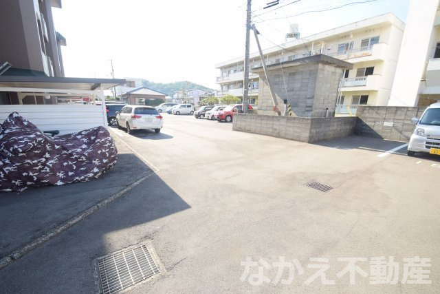 【駐車場】 | 駐車場があるので、車を買う予定の方も安心です