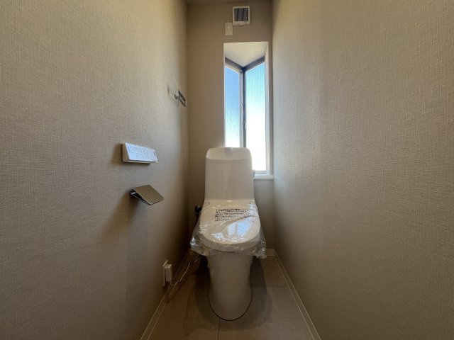 笠間の空を独り占め！【栄区笠間５丁目】リフォーム戸建のトイレ|トイレです