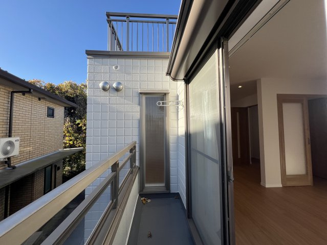 笠間の空を独り占め！【栄区笠間５丁目】リフォーム戸建のバルコニー|広々としたバルコニーです