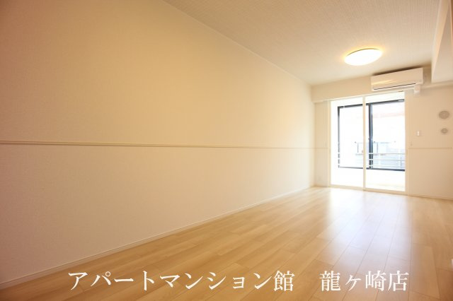 フェニックスAの居間・リビング