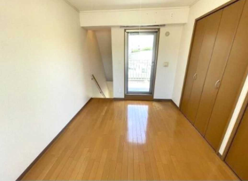 メゾンヌーヴェル　ペット相談　メゾネット　ルーフバルコニーの内装