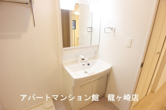 ポスト　フォルトナートＢの独立洗面台