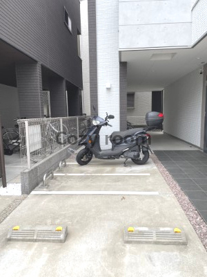 【その他共用部分】 | ワコーレヴィータ江坂WEST | バイク置き場です。