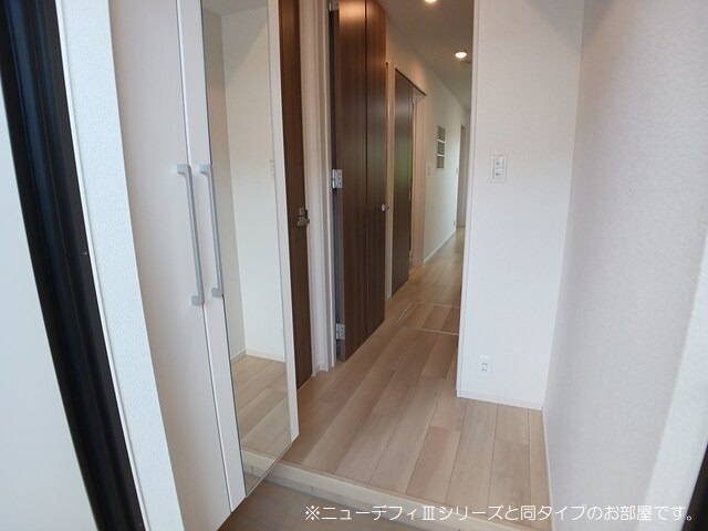 サンフラワーの玄関|※同メーカーの別物件の写真です※
