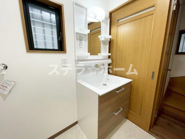 緑3 中古戸建の独立洗面台|朝の身支度には欠かせない独立洗面化粧台