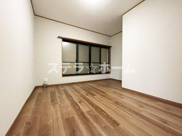 緑3 中古戸建の洋室|スタンダードな洋室です