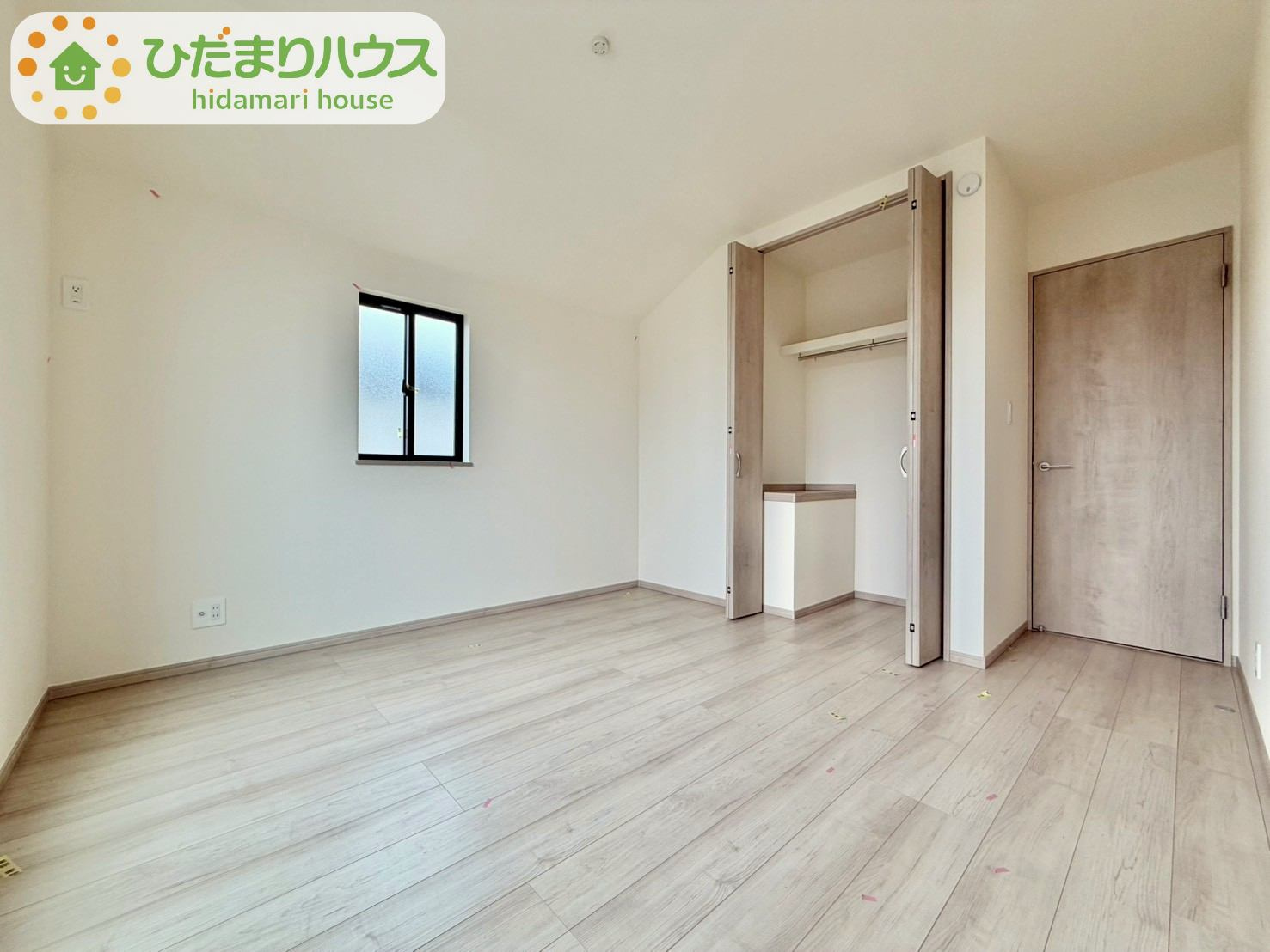 野田山崎2工区　新築戸建　2-I号棟の洋室|お洋服の多い女性に人気！収納力の高いクローゼット付☆彡						
