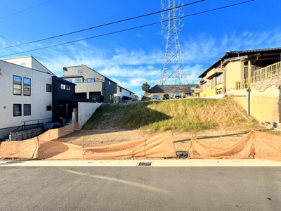【外観】 | ◆◇青葉区新石川4丁目　建築条件無し売地　A区画◇◆ | ◆爽やかな青空の下に贅沢なほどに降り注ぐ陽光、豊かな居住性と、クオリティが見事に調和した住空間は、住まうことの喜びを感じさせてくれます。ゆとりある広い敷地で開放的なお住まいです。