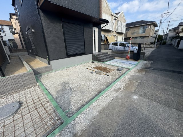 市川市宮久保１丁目新築戸建【百合台小学校：9分】の駐車場|1号棟駐車スペース