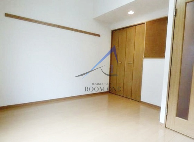 ピュア氷川台二番館の居間・リビング|洋室のお部屋です。