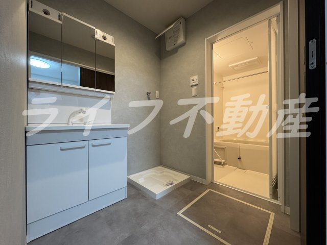 エトワールヴィル R小阪本町ザ・レジデンスの洗面所|広い洗面スペース