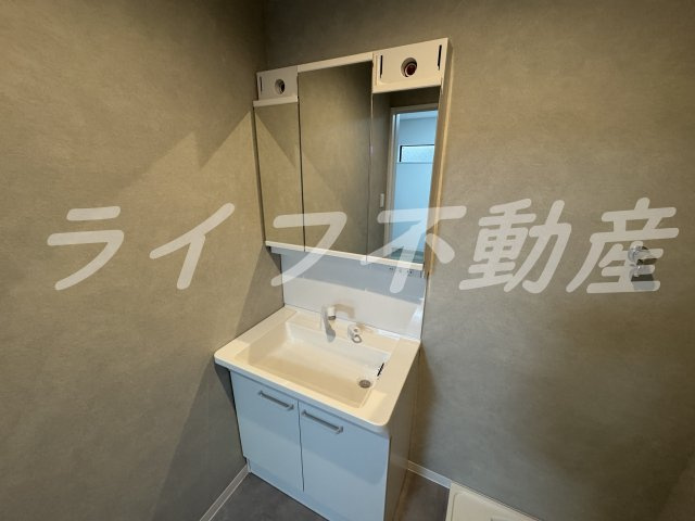 エトワールヴィル R小阪本町ザ・レジデンスの独立洗面台|独立洗面台あり、毎朝おしゃれに忙しい女性の方におすすめです