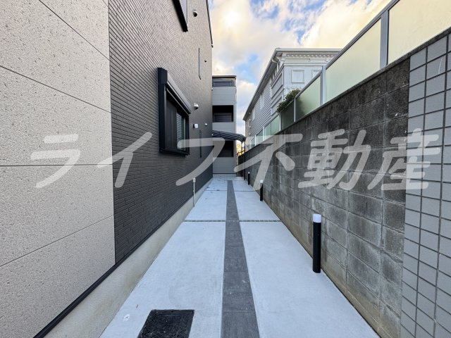 エトワールヴィル R小阪本町のロビー|ゆとりのあるロビーです