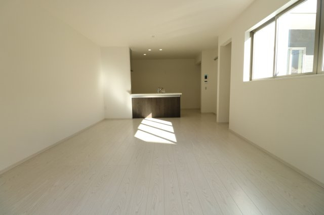 【居間・リビング】 | 入間郡三芳町藤久保　新築一戸建住宅　全1棟　(ふじみ野店) | ゆったりとしたリビングです！