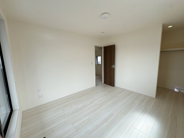 【洋室】 | 川越市寺尾　新築一戸建住宅　全3棟　(ふじみ野店) | 洋室7.0帖
南向きの広々とした洋室です！