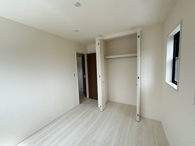 【洋室】 | 川越市寺尾　新築一戸建住宅　全3棟　(ふじみ野店) | 東側洋室5.3帖です！