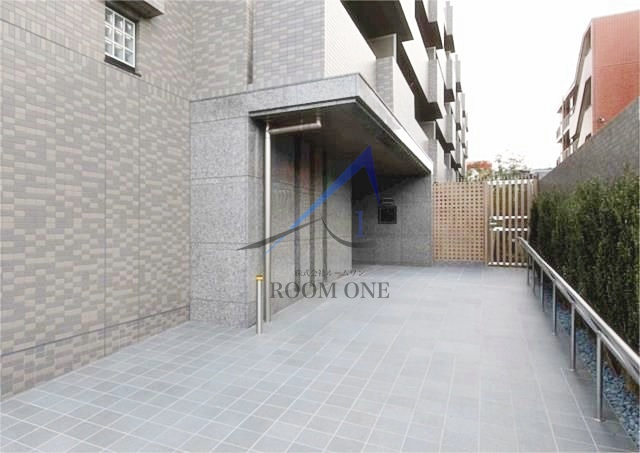 ルーブル武蔵新城弐番館のエントランス|エントランスです。