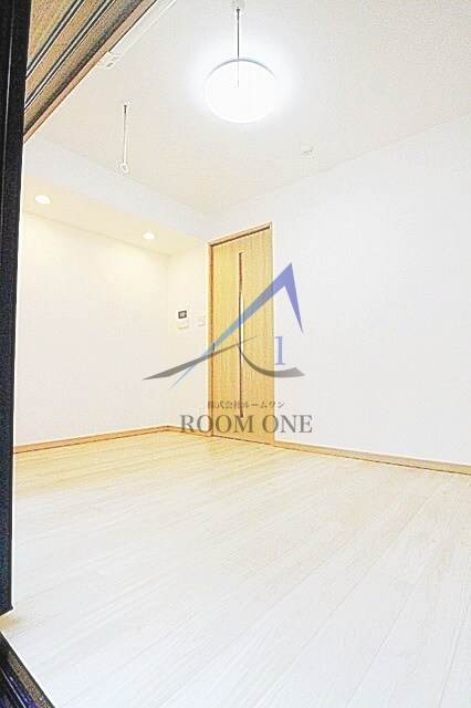 ルーブル武蔵新城弐番館の居間・リビング|洋室のお部屋です。