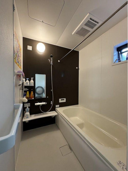 【浴室】 | 藤沢市亀井野　中古戸建 | 落ち着いた空間のお風呂です