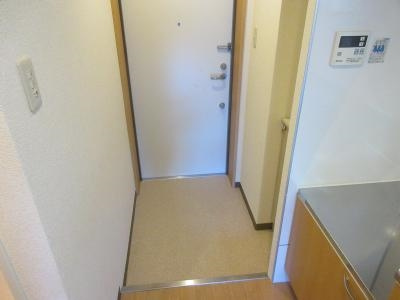 ハンズレジデンス二条の玄関